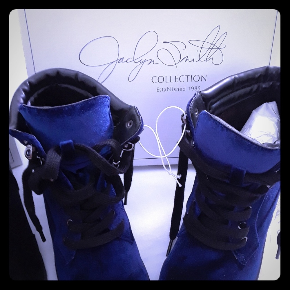 Jaclyn Smith boots size 8M